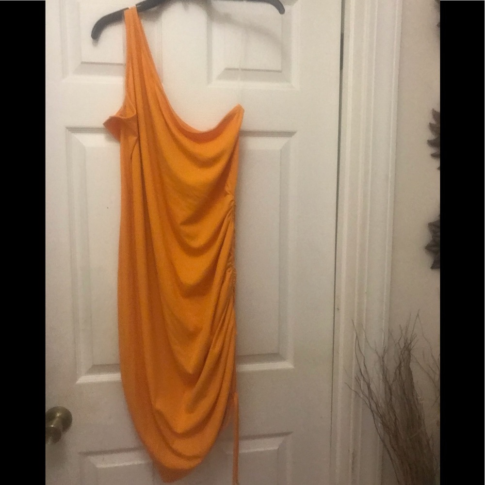 Sleeveless One Shoulder Side Ruched - Picture 4 of 5